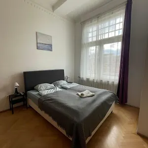 White Pearl Near Gozsdu Homestay